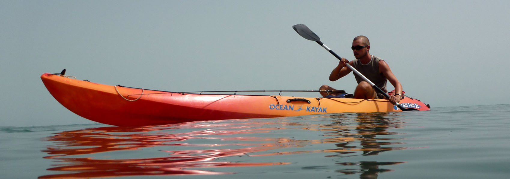 plaisir de la glisse en kayak autour de kere au contact de l'ocean